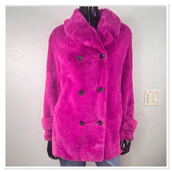 Betsy Johnson Women’s Plush Double-Breasted Faux Fur Coat Hot Pink Fuchsia Sz S - Picture 2 of 9